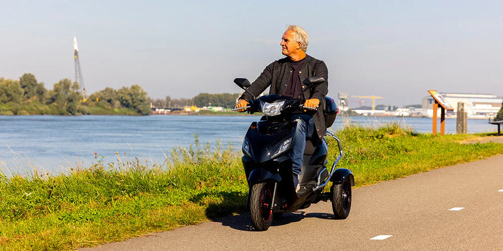 IVA Mobility: uw partner in scooters, scootmobielen en rolstoelen