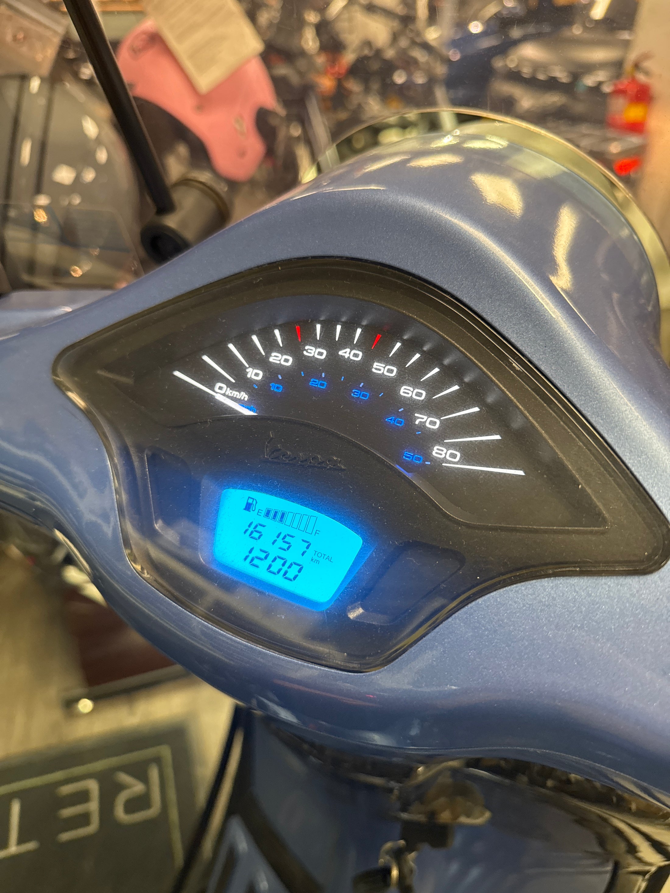 Vespa primavera custom (Klasse A)