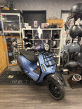 Afbeelding laden in Galerijviewer, Vespa primavera custom (Klasse A)
