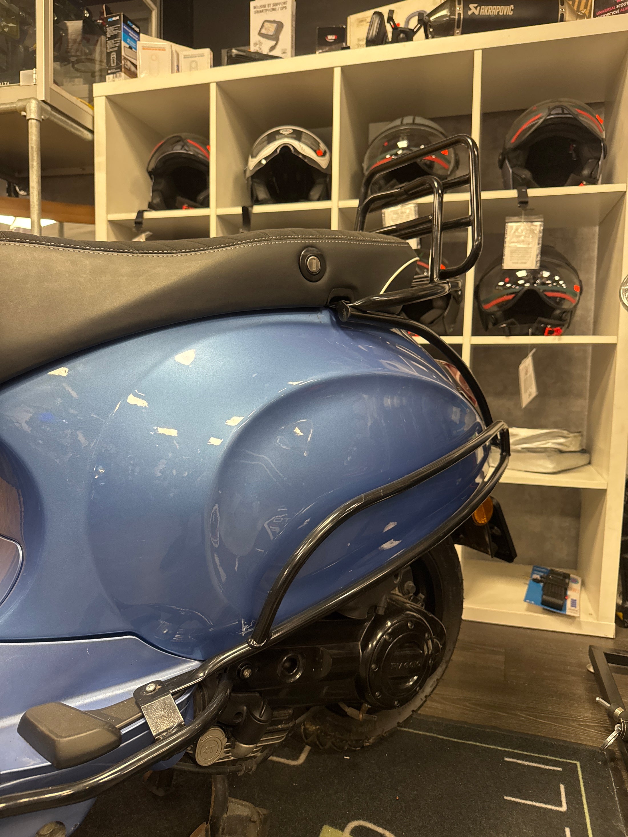 Vespa primavera custom (Klasse A)