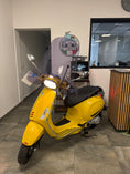 Afbeelding laden in Galerijviewer, Vespa Sprint Yellow Edition (Klasse A)
