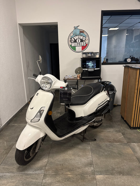 Sym Fiddle 2 White Edition + Valbeugels (Klasse A)